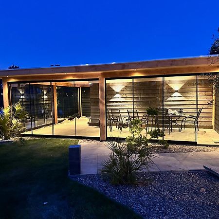 B&B De Wiekeborg Oude Pekela Exteriör bild