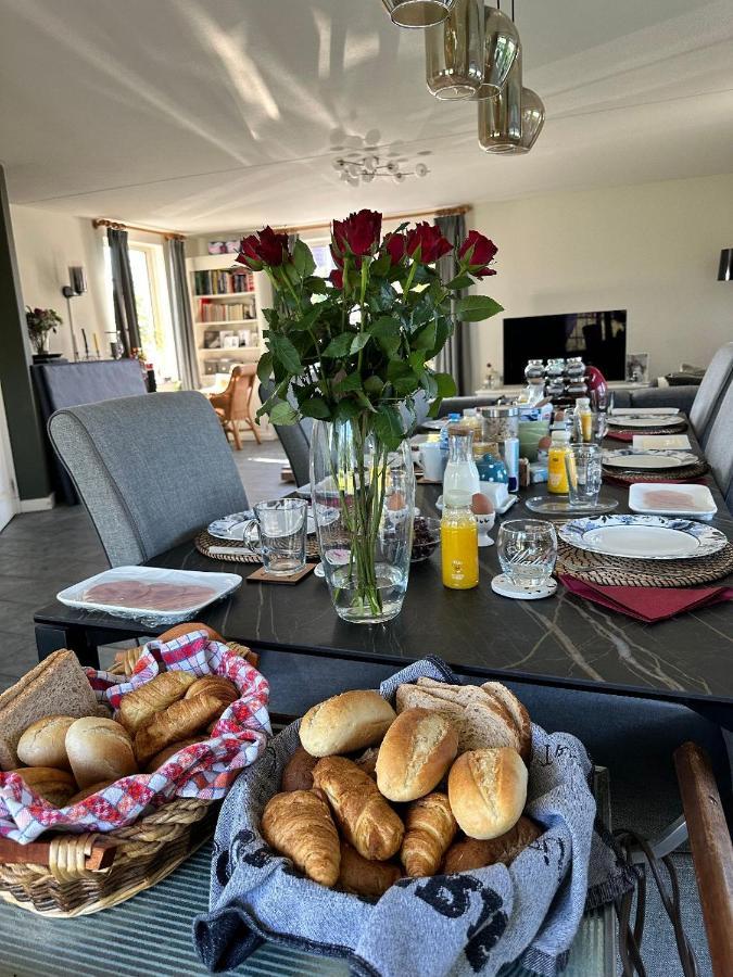 B&B De Wiekeborg Oude Pekela Exteriör bild