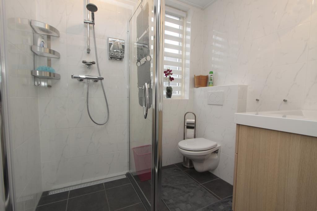B&B De Wiekeborg Oude Pekela Exteriör bild